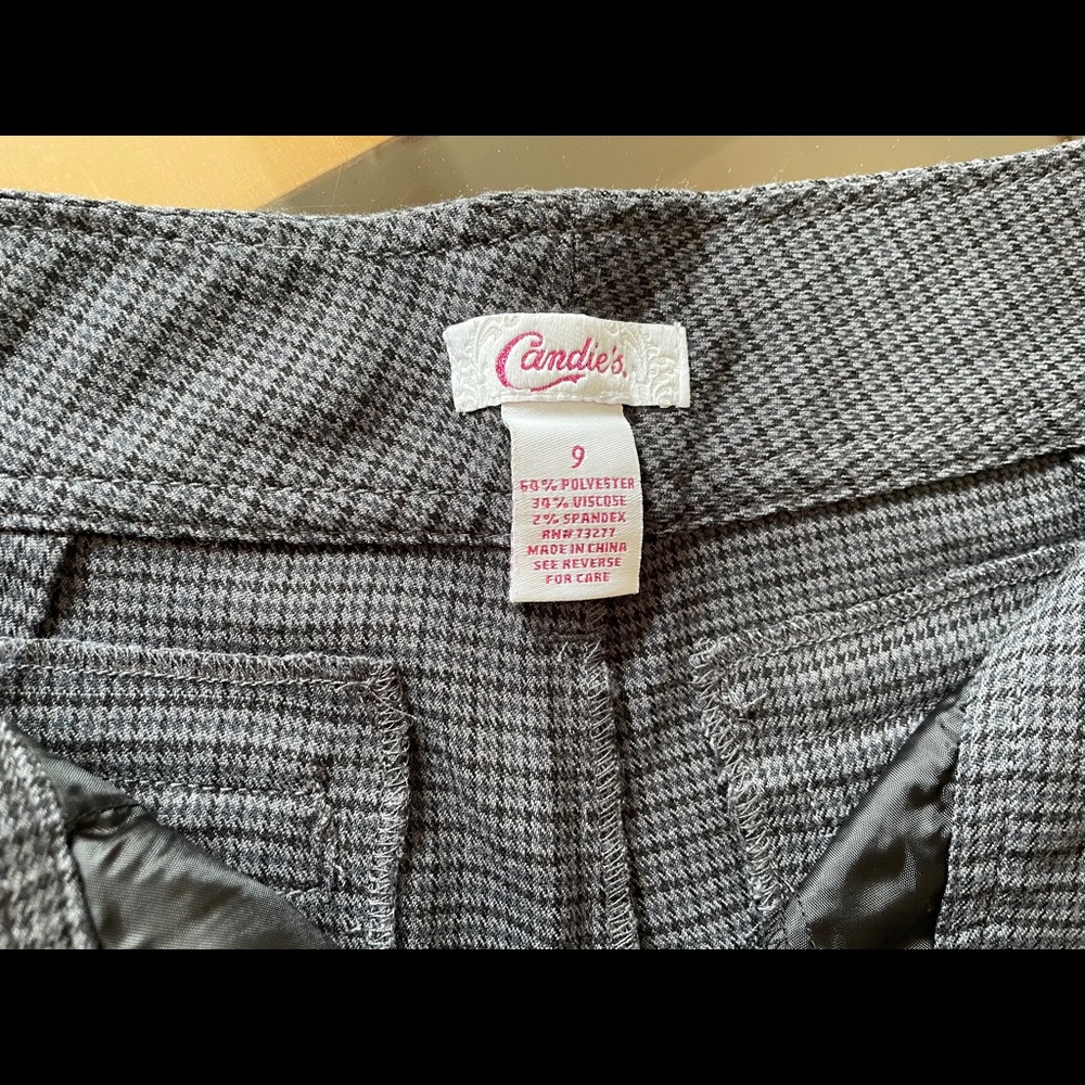 Shorts - Picture 3 of 4